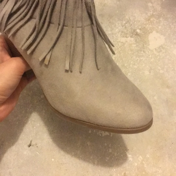 Gray Fringe Soda Heel Booties Sz 7 1/2 - Picture 2 of 8